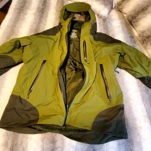 Mens LL Bean winter waterproof jacket. Size xl